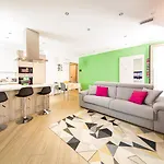 Luna Nuova Apartman Tirano